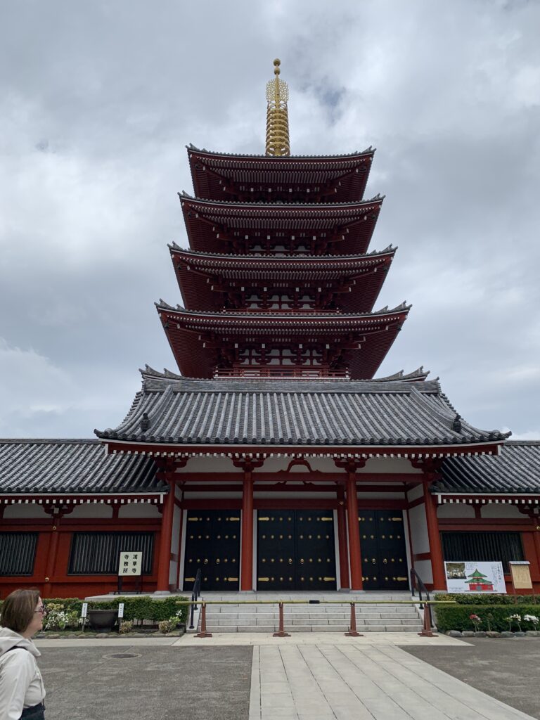 pagoda a cinque piani per la guida sensoji asakusa cosa vedere