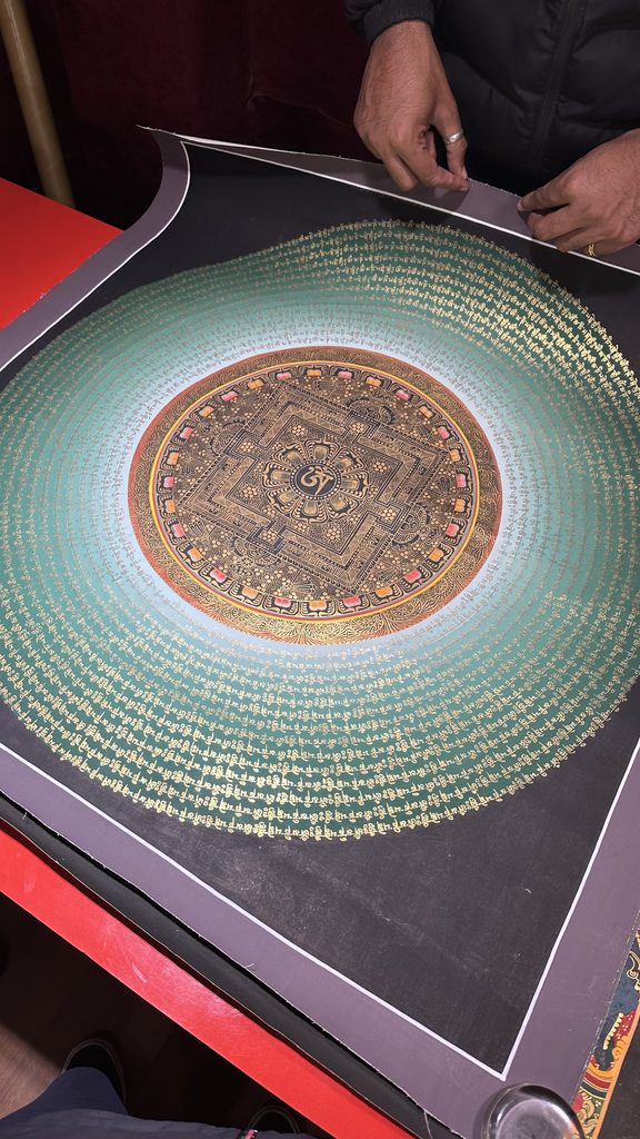 Disegno meditativo nepalese acquistato da un giovane artista a Kathmandu